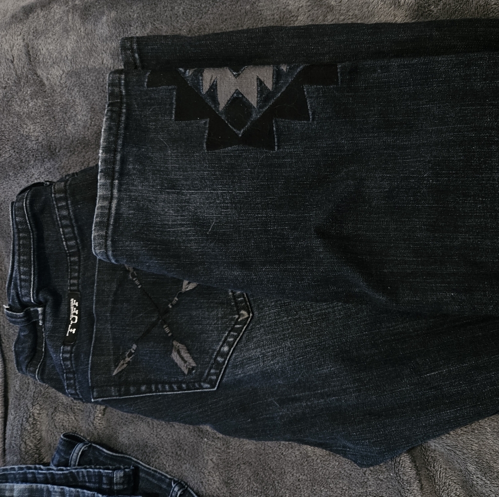 Cowgirl Tuff Dark Wash (W35 L33)